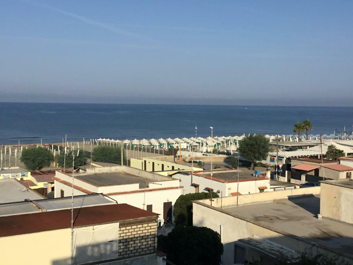 Beach House Apartment Passoscuro Bagian luar foto